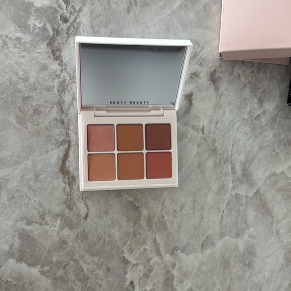 Fenty Beauty Snap Shadow Palette #5 Peach with Black and Brown Eye Liners Bundle - Picture 6 of 9